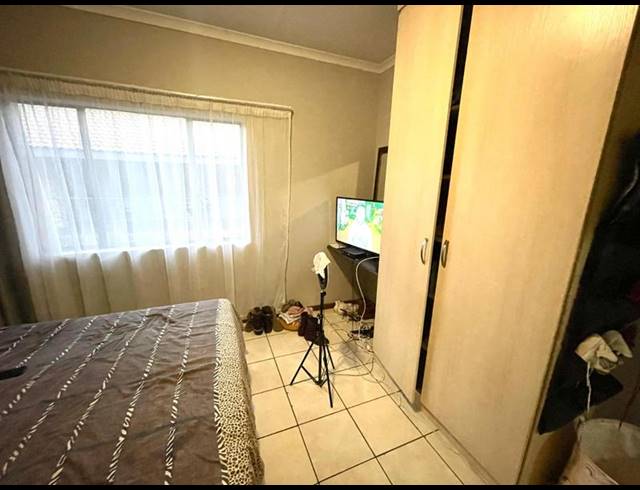 2 BEDROOM PROPERTY TO RENT IN BULT WEST